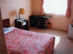 ビジネスホテルとん亭