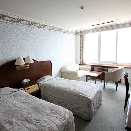 富士山と湖を望むリゾート　ホテル　マウント富士