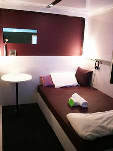 ＦＩＲＳＴ　ＣＡＢＩＮ（ファーストキャビン）　御堂筋難波