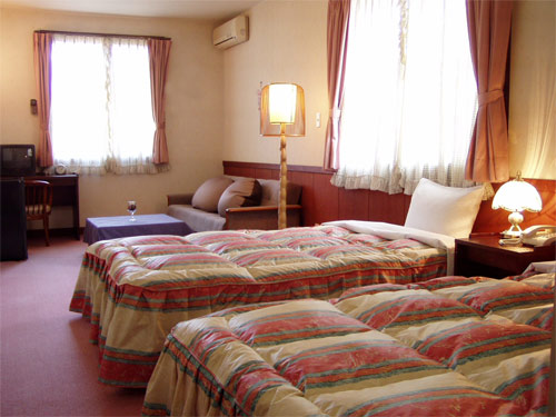 介山・本館　伊豆梛