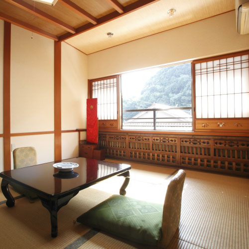 有福温泉　三階旅館