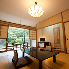 玉名温泉　1350坪の日本庭園の宿　尚玄山荘