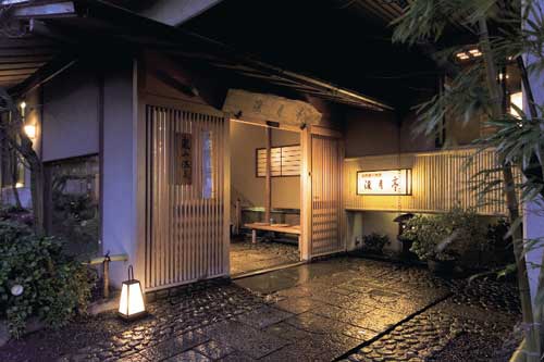 京都　嵐山温泉　渡月亭