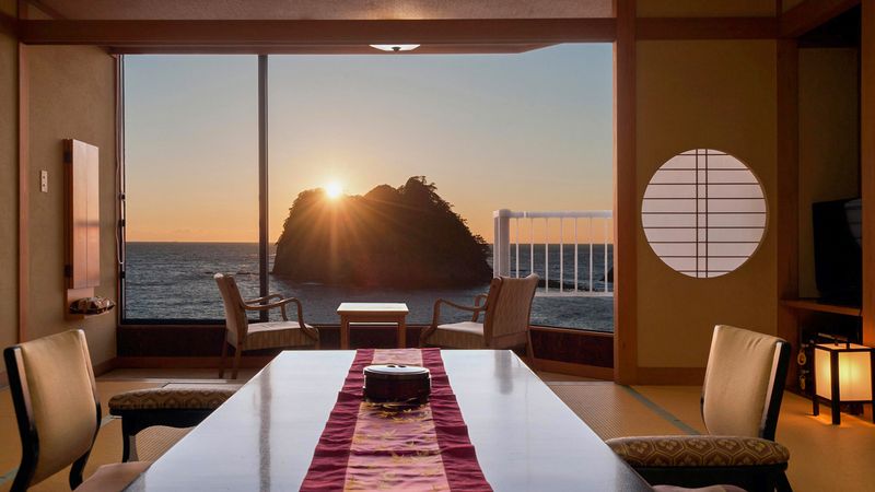 堂ヶ島温泉　海辺のかくれ湯　清流