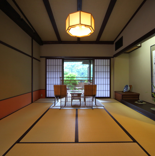 長瀞温泉　花のおもてなし　長生館