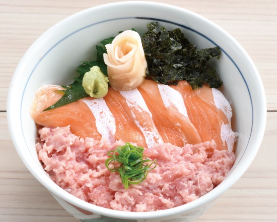まぐろたたきとろサーモン丼 Minced Tuna＆ Fatty Salmon Sushi Bowl
