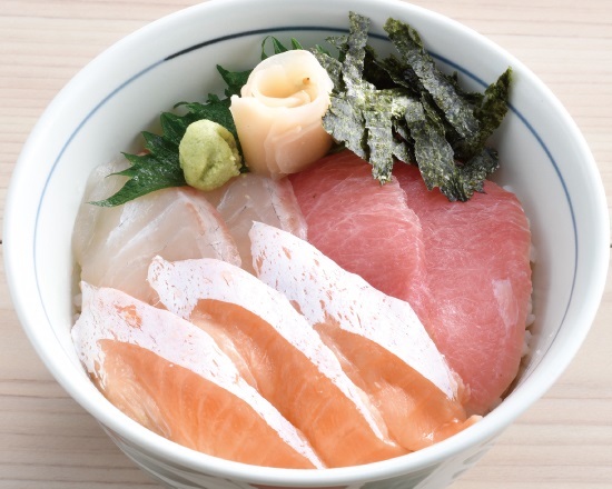 海鮮三種丼 Three-Variety Seafood Sushi Bowl