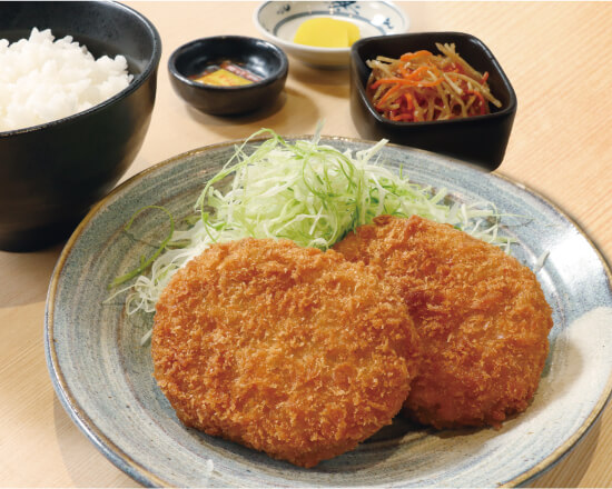 F-1104】メンチカツ(2ヶ)弁当Menchi-Katsu Meal Box (Minced Meat Cutlet 2 pieces)