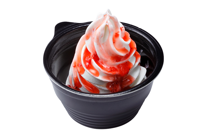 北海道ソフトクリーム　イチゴソース